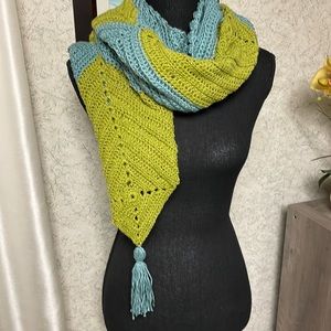 Crochet scarf